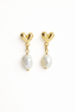 Load image into Gallery viewer, Pearl Heart Drops