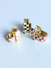 Load image into Gallery viewer, Checkered Huggies