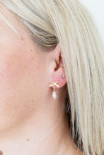Load image into Gallery viewer, Bow Pearl Studs