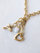 Load image into Gallery viewer, Humming Heart