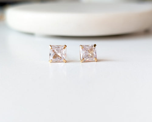 Simplicity Studs