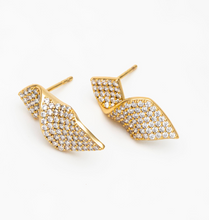 Load image into Gallery viewer, Luxe Pave Curve Studs