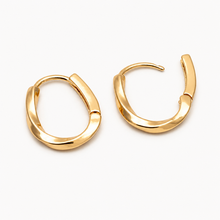 Load image into Gallery viewer, Oval Twist Hoops