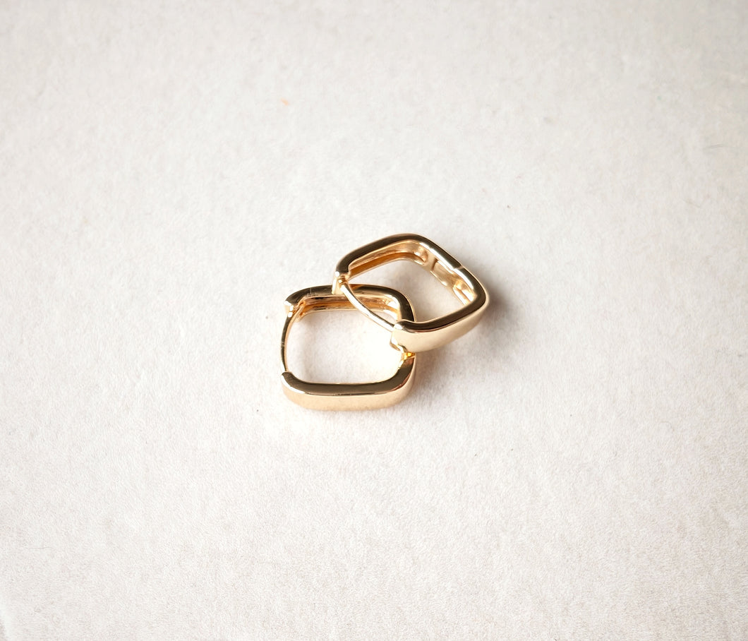 Sleek Square Huggies