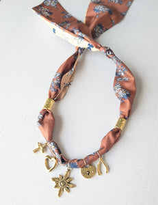 Vintage Daisy Wishes Necklace