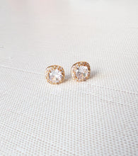 Load image into Gallery viewer, Halo Stud Earrings